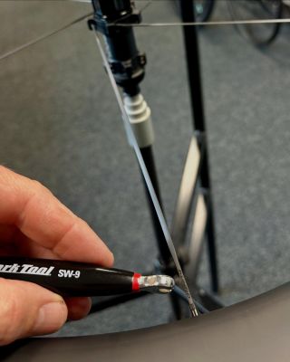 Nové karbon dráty v @bikepart.cz … ne, pohádky o výrobě drátů, ráfků ani nábojů v ČR vám vyprávět nebudeme … raději vám...